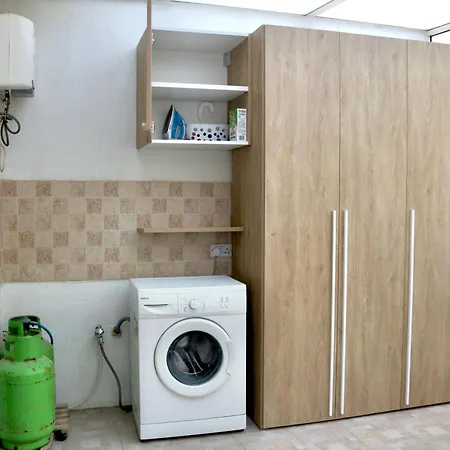 Convenient Location Double Bedroom *